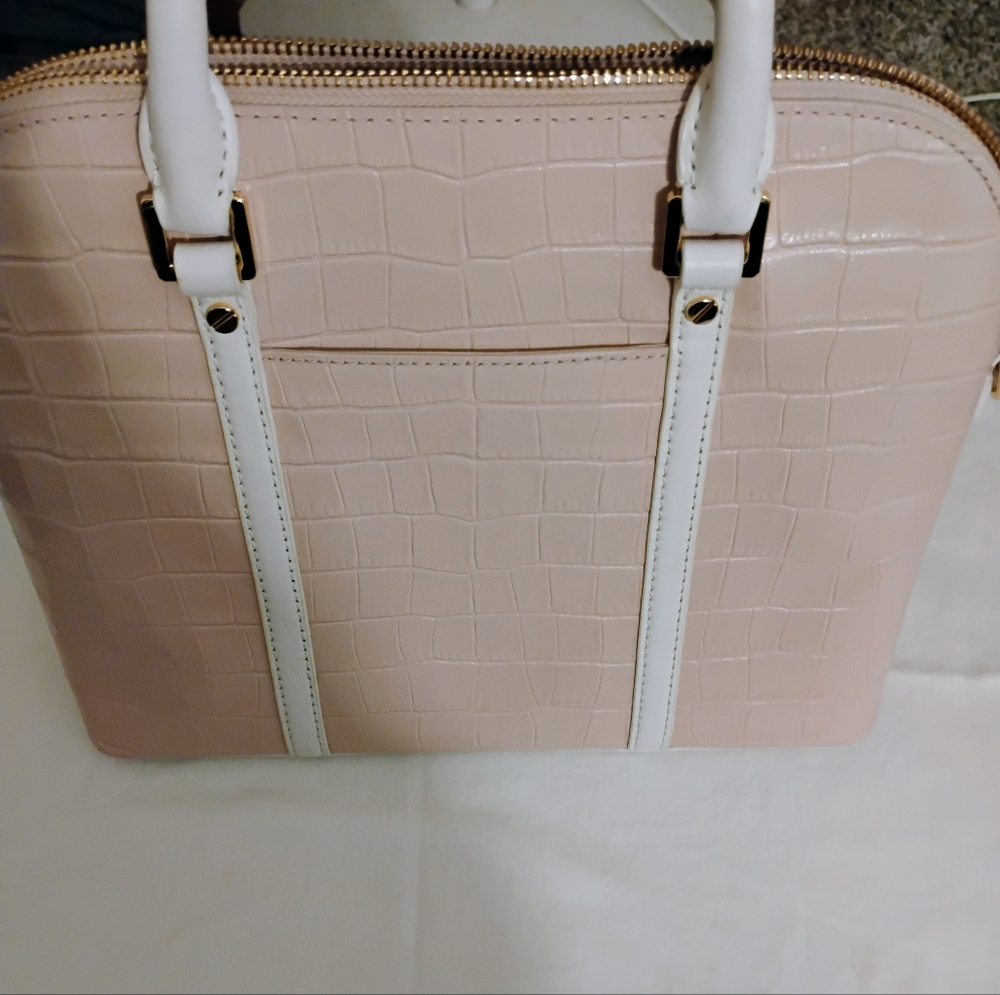 Michael Kors Croc Embossed Leather Bag - Picture 2 of 7